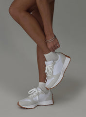 High Speed Sneakers White