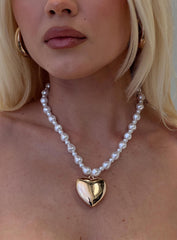 Sweetscape Pearl Necklace Gold