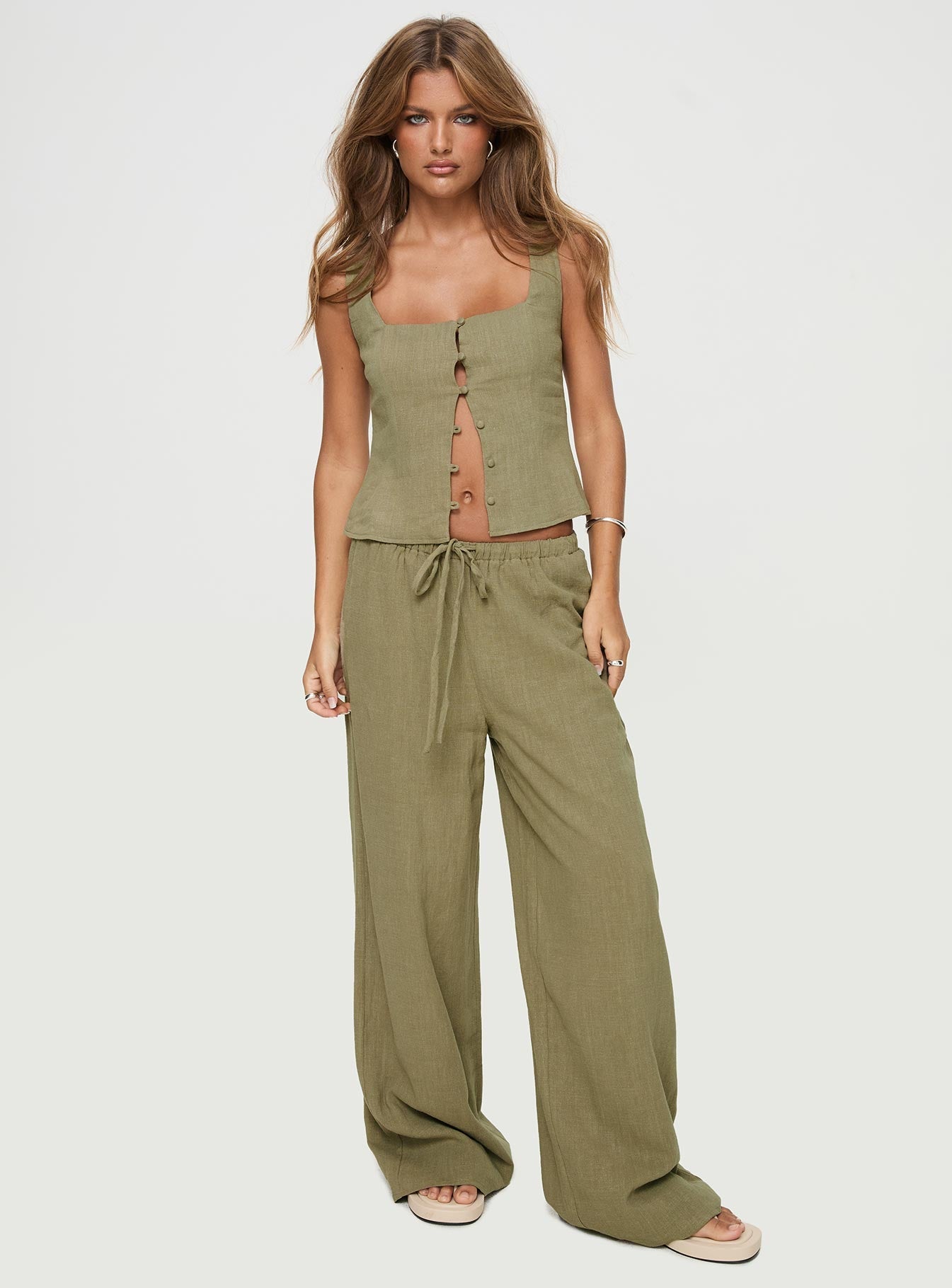 Zenda Linen Blend Top Olive
